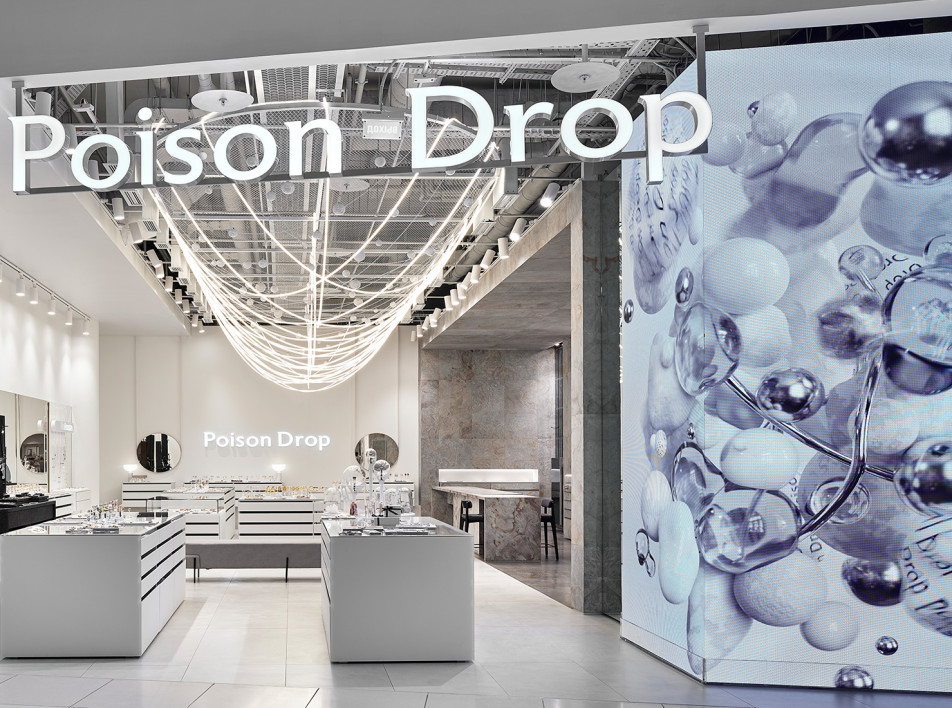 Poison Drop: как дизайн бутиков сети привел к микрореволюции в продаже украшений