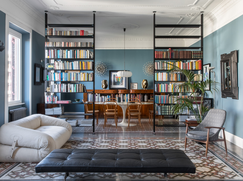 Реконструкция исторической римской квартиры в оттенках неба: проект Punto Zero