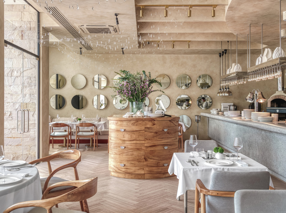 Ресторан с видом на морскую гавань: проект Марины Ореховой на Пхукете