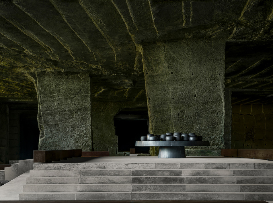 Тренды 2024/2025: японская керамика в интерпретации Винсента ван Дуйсена