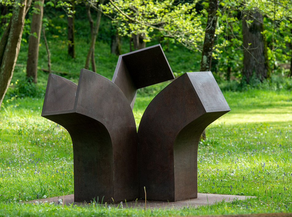 Скульптуры Эдуардо Чиллиды в галерее Hauser & Wirth