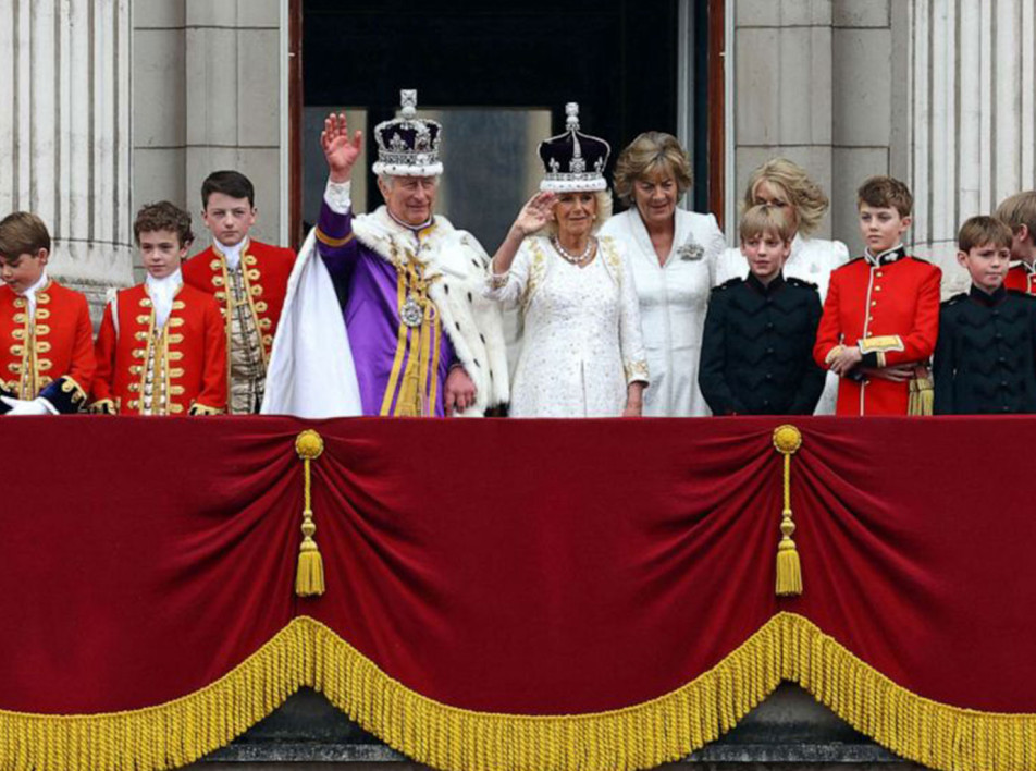 Коронация Карла III: самые значимые предметы церемонии