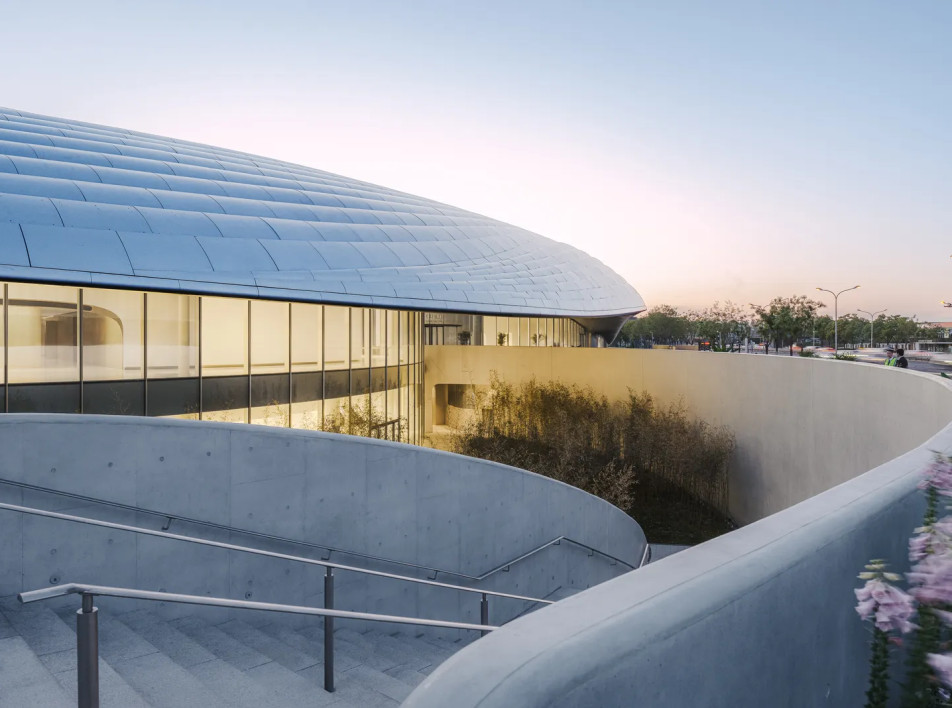 Центр инноваций ZGC в Пекине: футуристичный проект MAD Architects