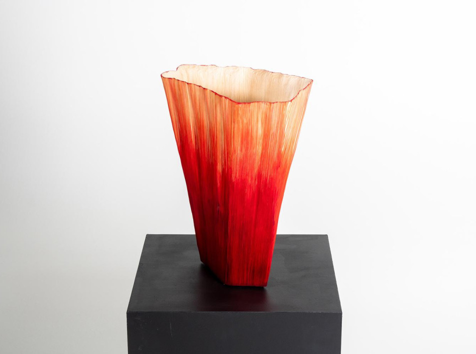 Диди Нг Винг Инь: «плиссированное» дерево в коллекции Wood Pleats