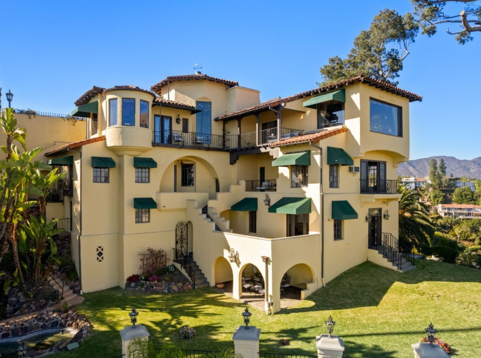 Особняк актера Белы Лугоши, игравшего Дракулу, выставлен на продажу