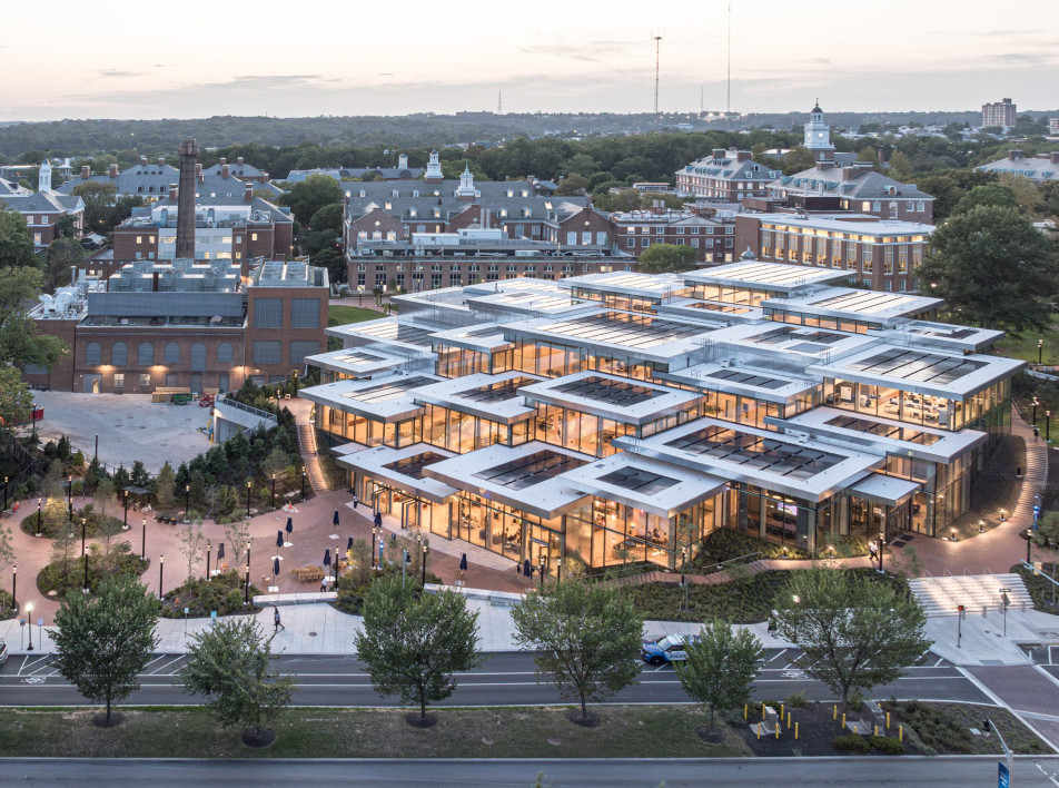 Каскадный студенческий центр в Университете Джонса Хопкинса по проекту BIG