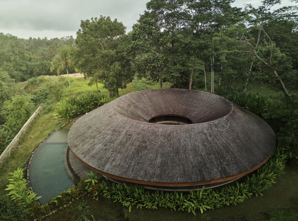 Круглая вилла Omah Prana от Алексиса Дорнье на Бали