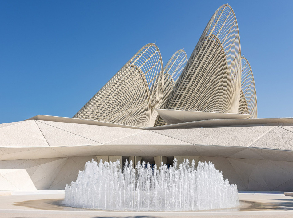 В Абу-Даби открылся Национальный музей шейха Заида по проекту Foster + Partners