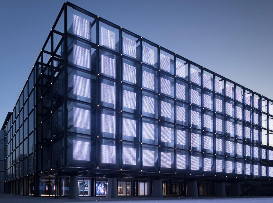 Светящийся дата-центр для ИИ в Пекине: проект LLLab