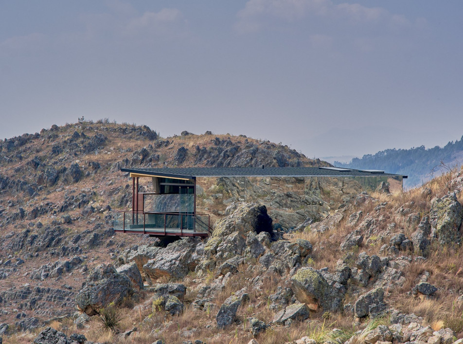 Стеклянный дом в Перу по проекту бюро Rtresarquitectos