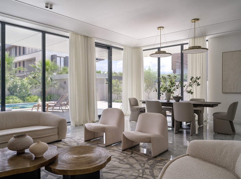 Дом в светлых тонах на побережье Черного моря: проект TaupeHome