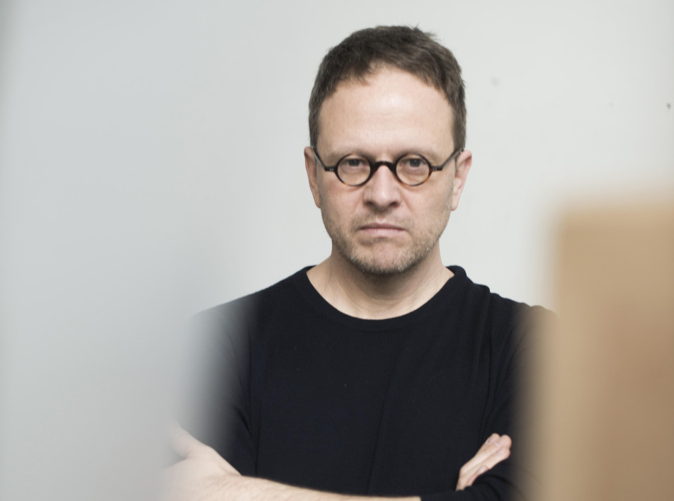 Арт-директор Jakob Schlaepfer Фридтьоф Линде — о коллекции, открывающей новую страницу в истории бренда