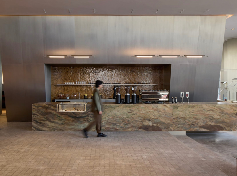 Кафе Daily Press в Абу-Даби, вдохновленное модернизмом 1960-1970-х: проект Styled Habitat