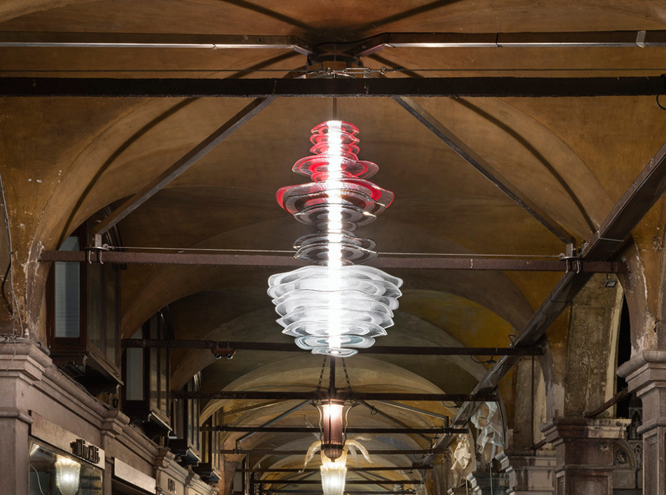 Люстра Profilo: оммаж наследию Мурано авторства Луки Никетто