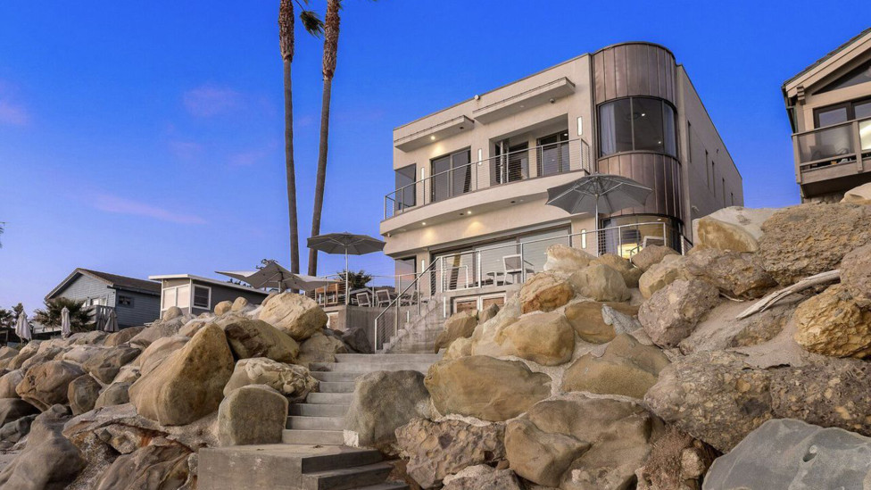Брайан Крэнстон продает свой экологичный дом в Калифорнии