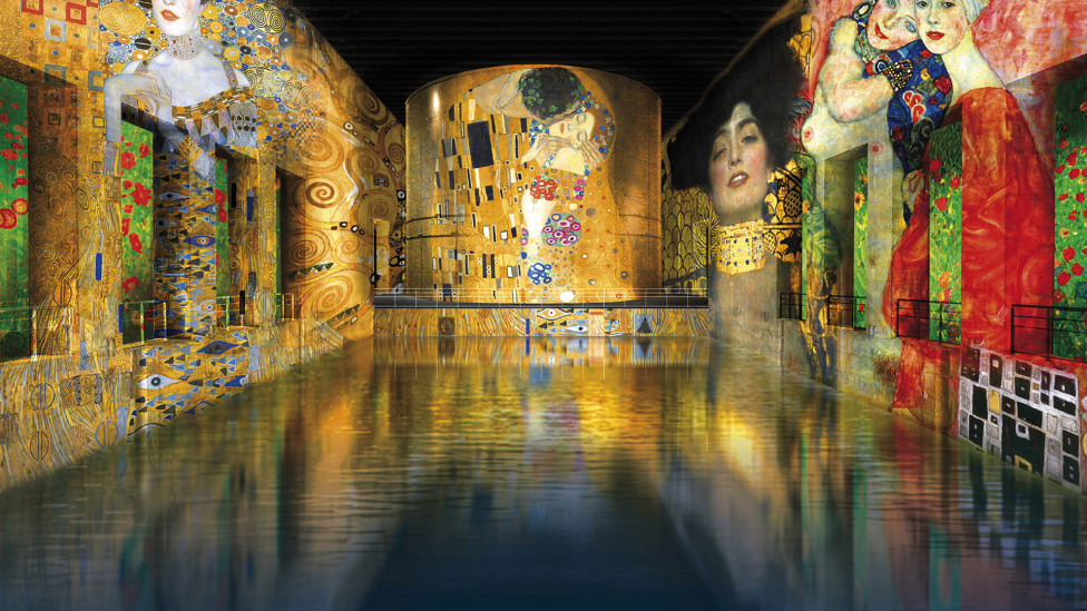 Крупнейший в мире Центр цифрового искусства открылся в Бордо