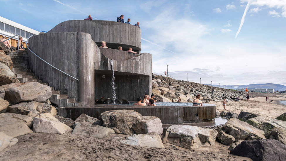 Basalt Architects: открытая купальня на исландском пляже