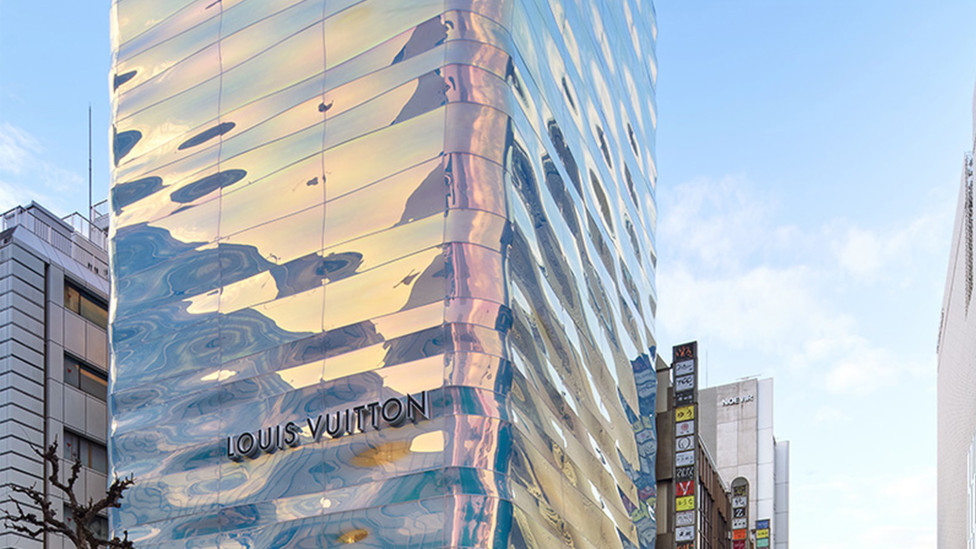 Обновленный бутик Louis Vuitton в Токио