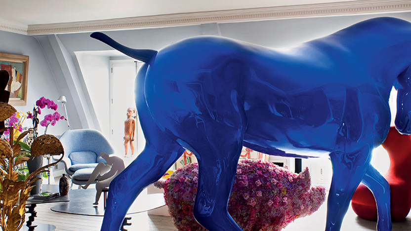 Синий конь в квартире Реми Ле Фюра