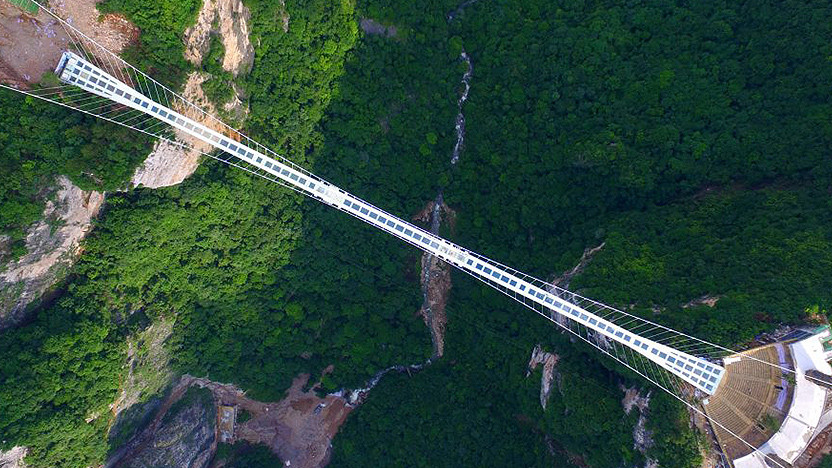 Китай: самый высокий и длинный пешеходный мост в мире