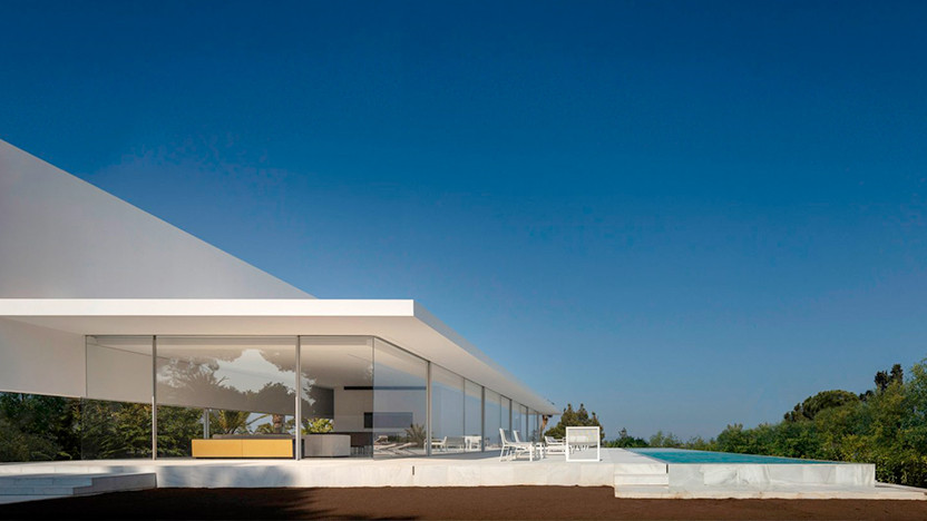 Fran Silvestre Arquitectos: дом с крышей для прогулок
