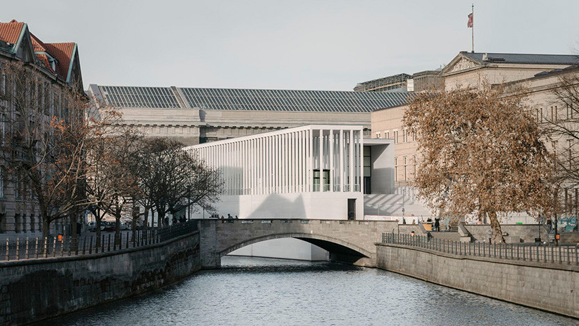 Дэвид Чипперфильд построил James Simon Galerie в Берлине