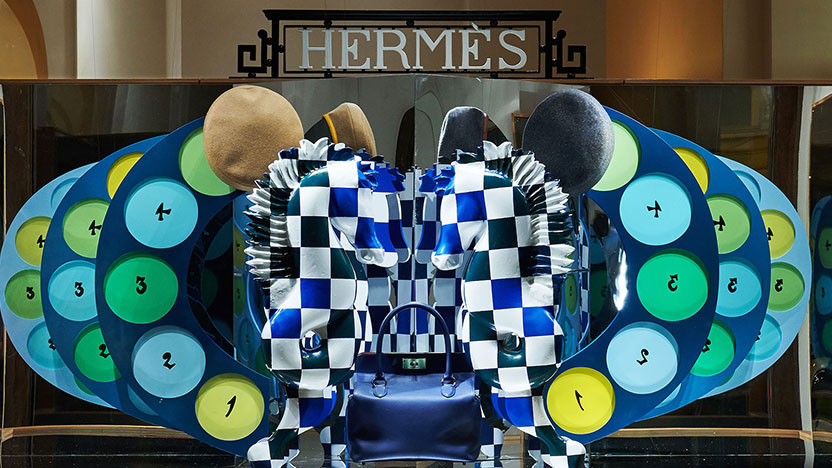 Hermès обновил московские витрины