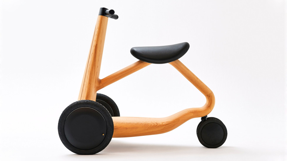 Микия Кобаяши: деревянный скутер