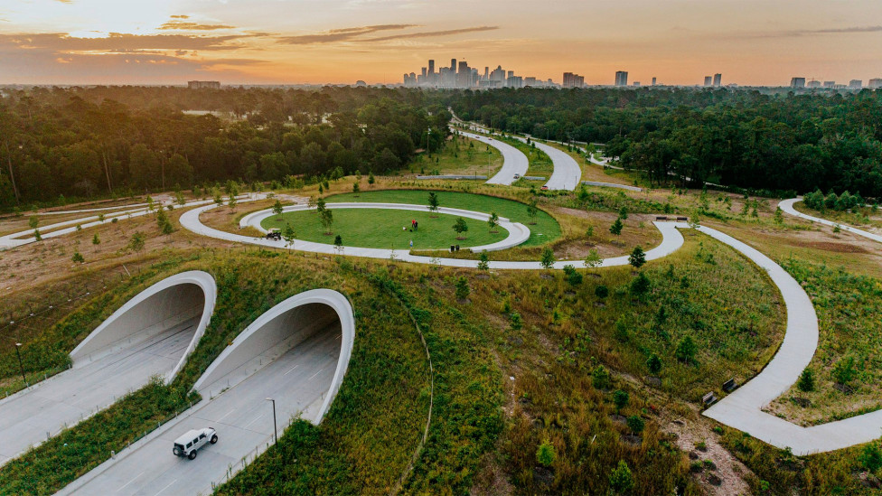 Nelson Byrd Woltz: парк над шестиполосным шоссе в Хьюстоне