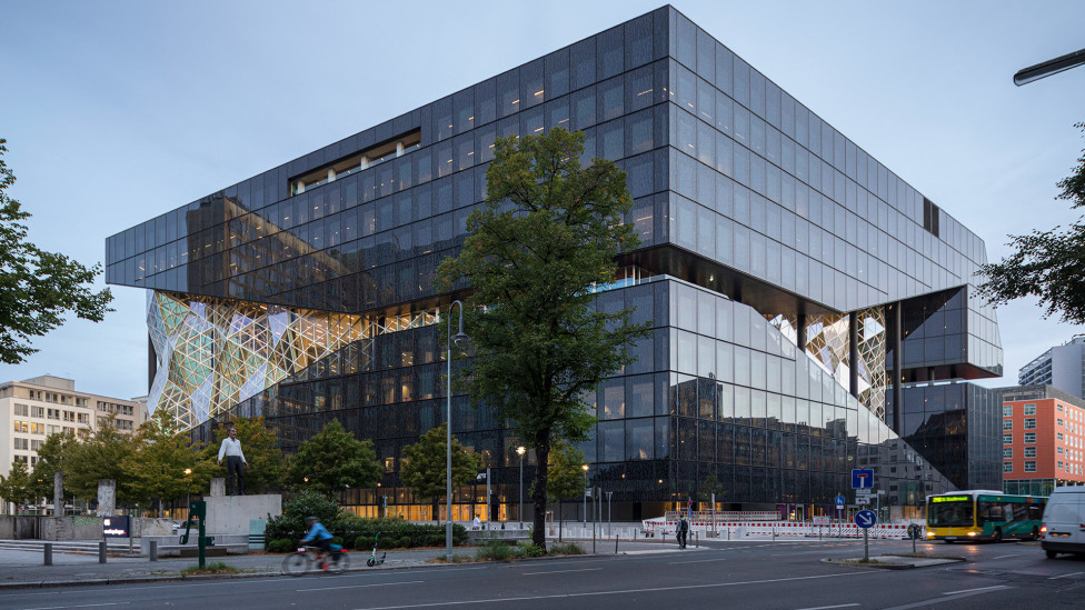 Axel Springer Media Campus в Берлине по проекту OMA