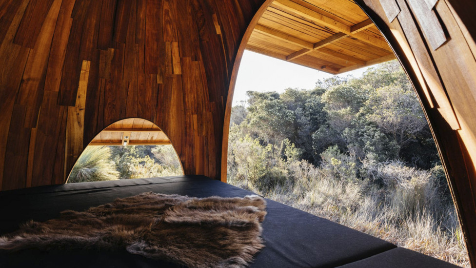 Деревянный лагерь на побережье Тасмании