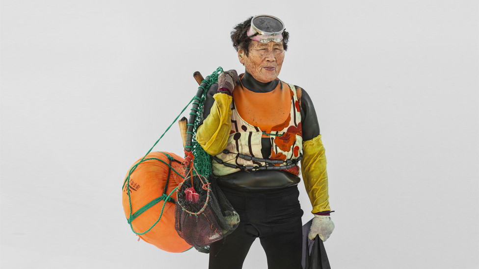 Женщины-дайверы на фотографиях с корейского острова Чеджу