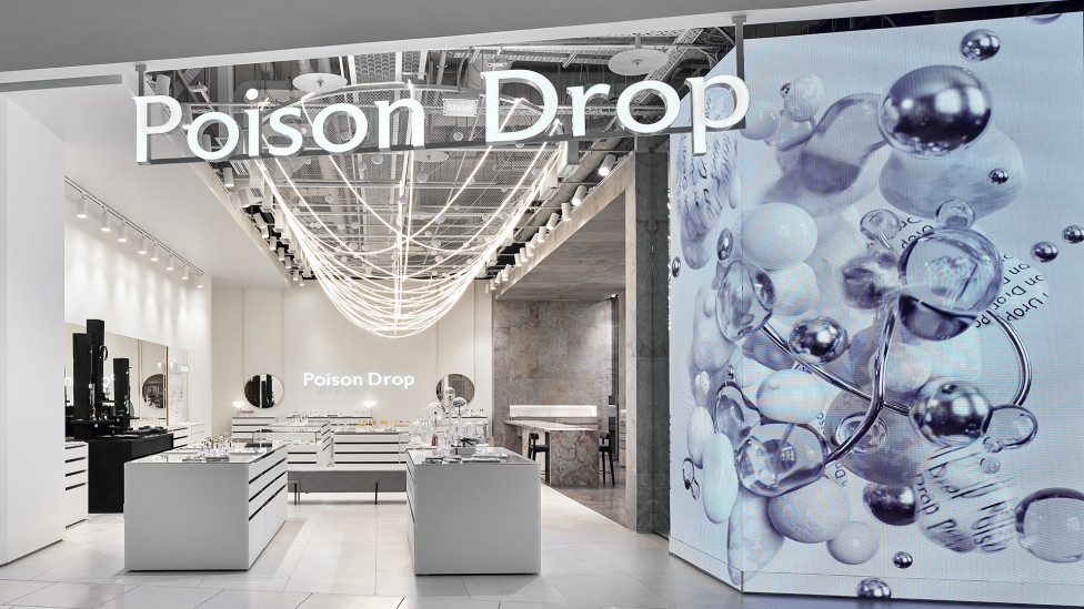 Poison Drop: как дизайн бутиков сети привел к микрореволюции в продаже украшений