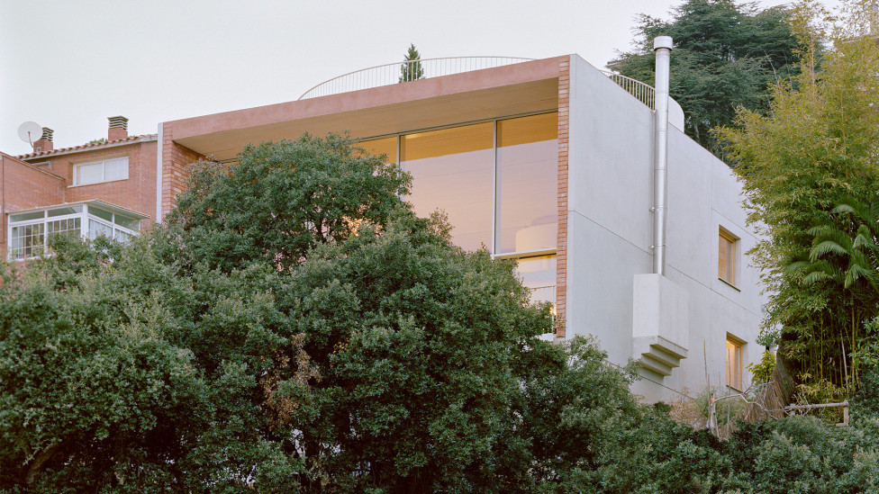 Архитектура изоляции: дом в Испании по проекту студии Mesura