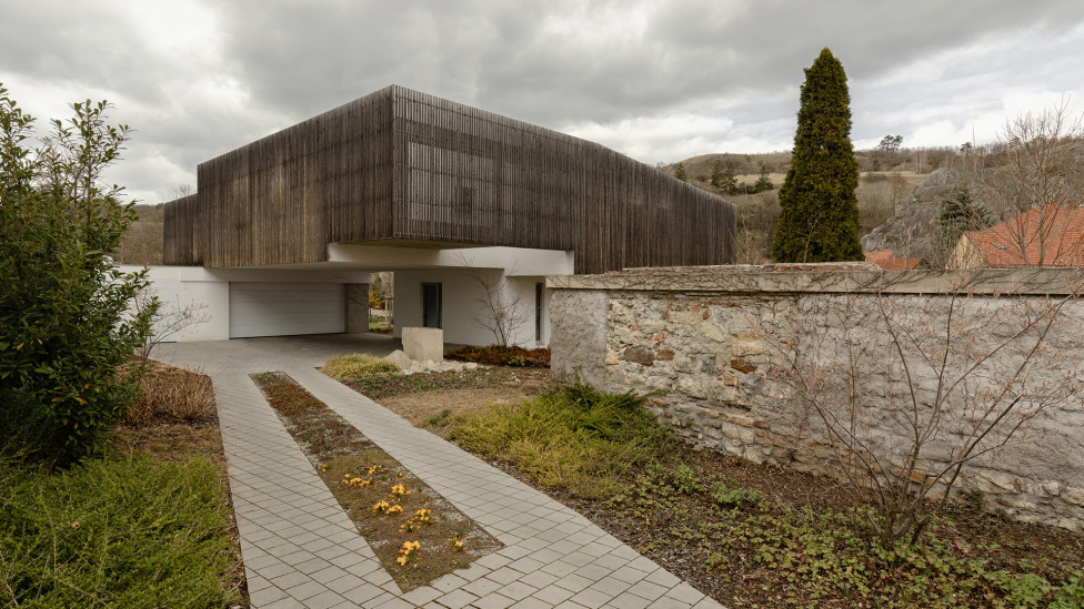 RO_AR Szymon Rozwalka architects: дом 260 кв. метров в Чехии