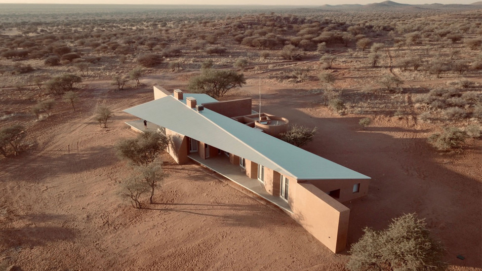 Дом в  саванне  и архитектура Намибии