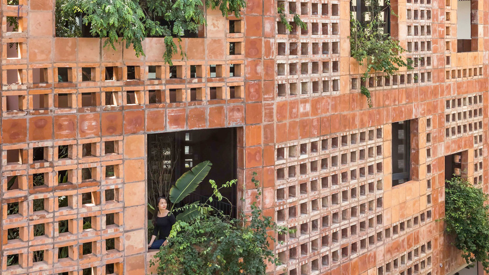 VTN Architects: экологический дом с керамическим фасадом