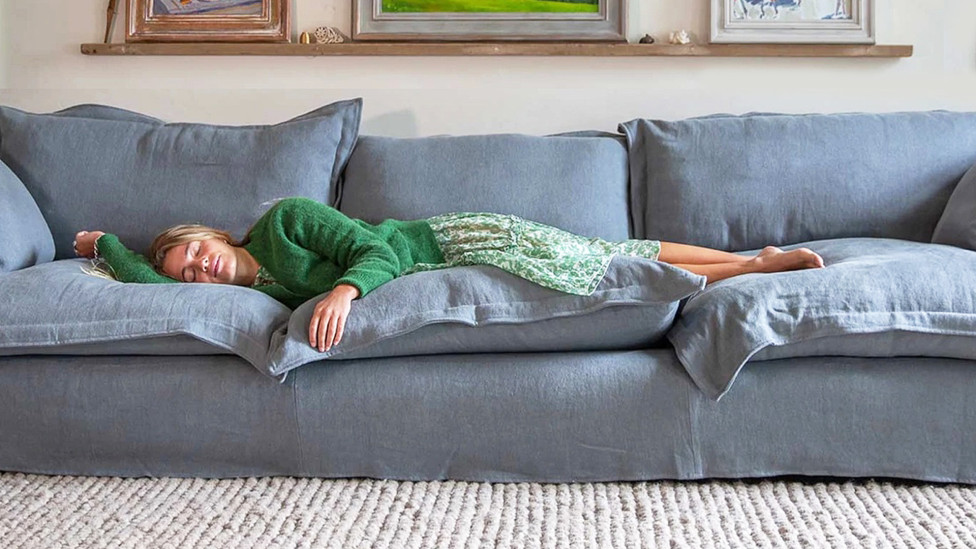 Как сделать неудобный диван удобным