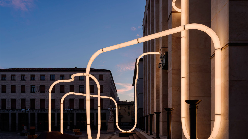 Objects of Common Interest: световая инсталляция в Бергамо