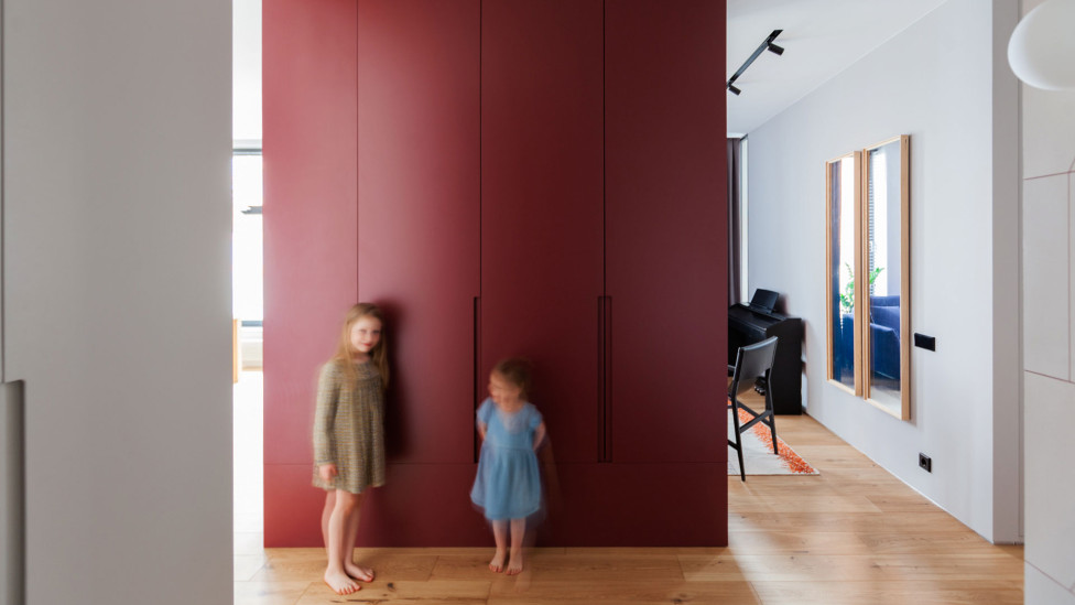 Snegiri Architects: квартира в новостройке для семьи с двумя детьми