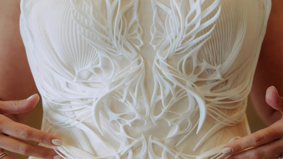 Технологии 2024: первое свадебное платье, напечатанное на 3D-принтере