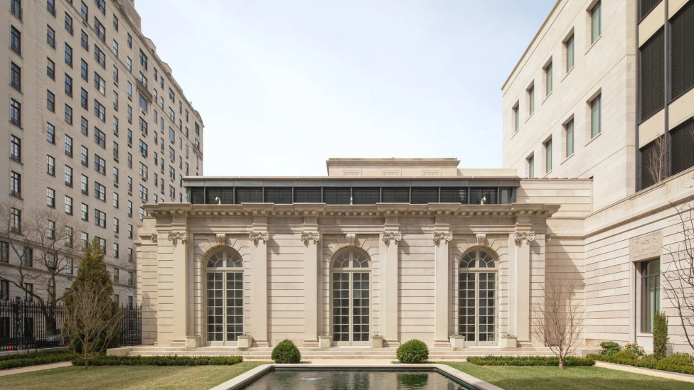 Новое пространство музея The Frick Collection в историческом особняке
