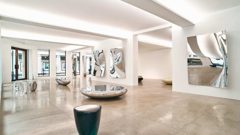 Металлические объекты от дизайн-дуэта Fredrikson Stallard в Лондоне