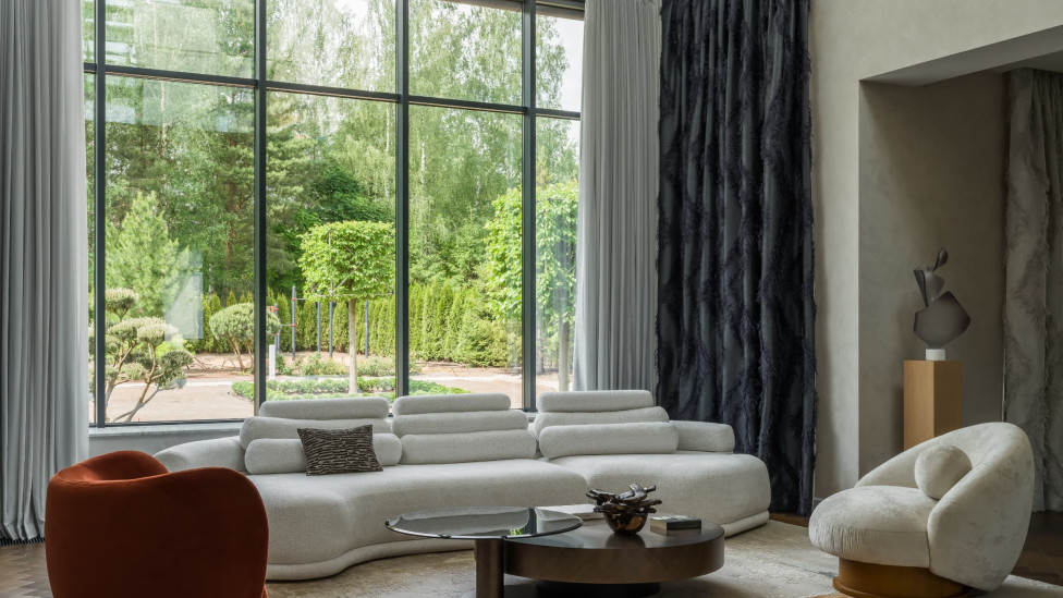 Тактильные фактуры и натуральные материалы в подмосковном доме: проект Влады Стеблины