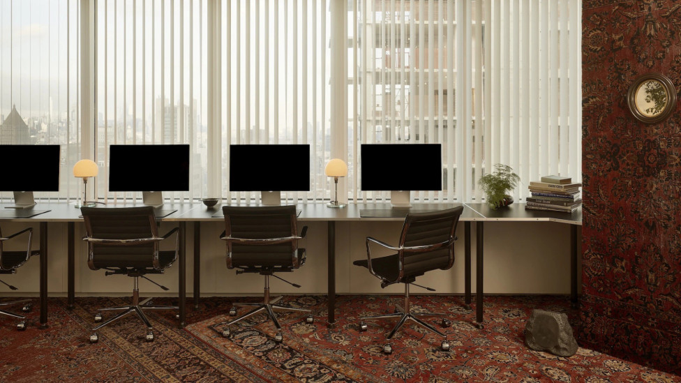 Офис студии Mouthwash с персидскими коврами: проект Charlap Hyman & Herrero